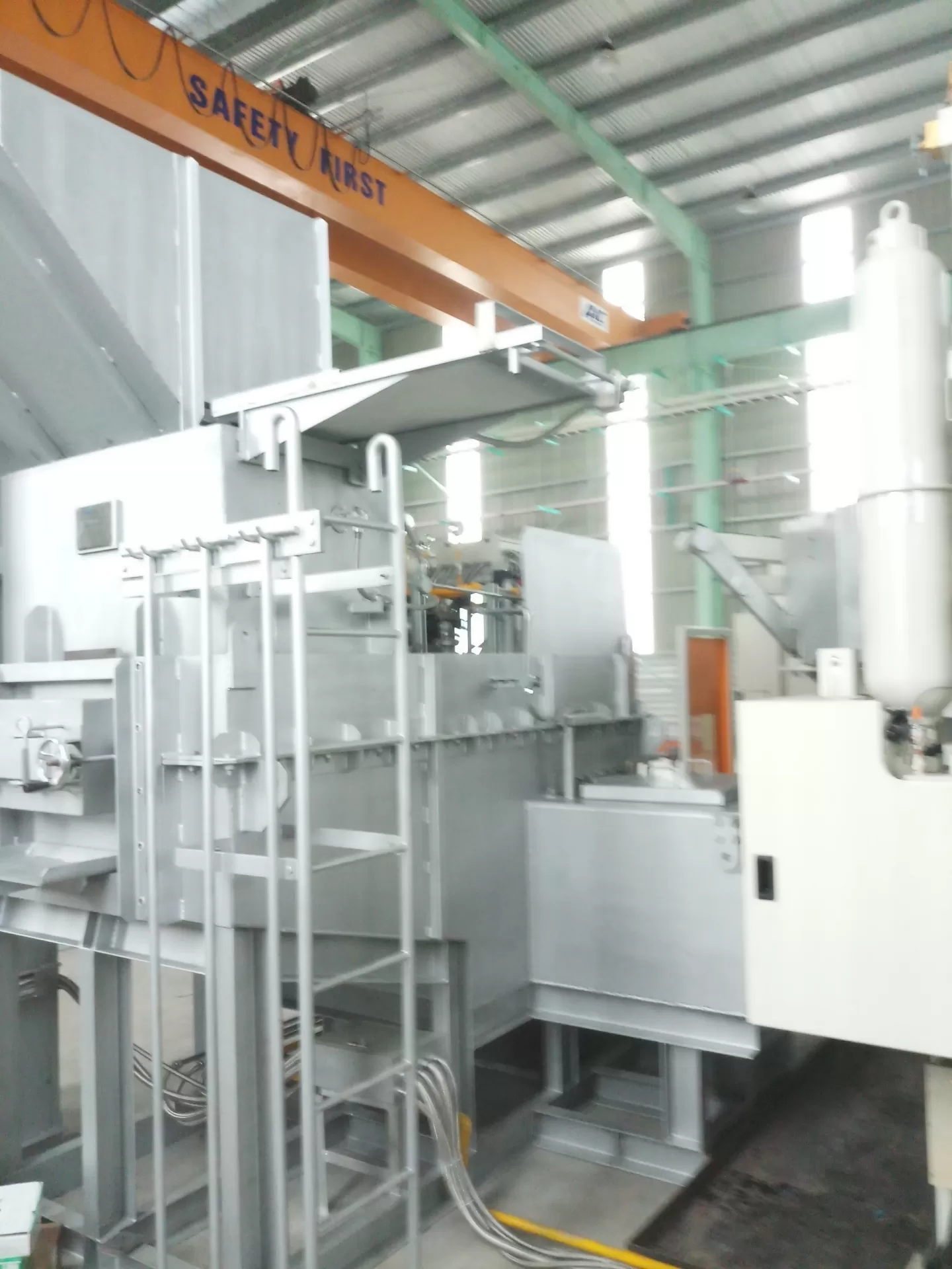 Lò nấu chảy và ủ nhôm liên hoàn Nak 40-100