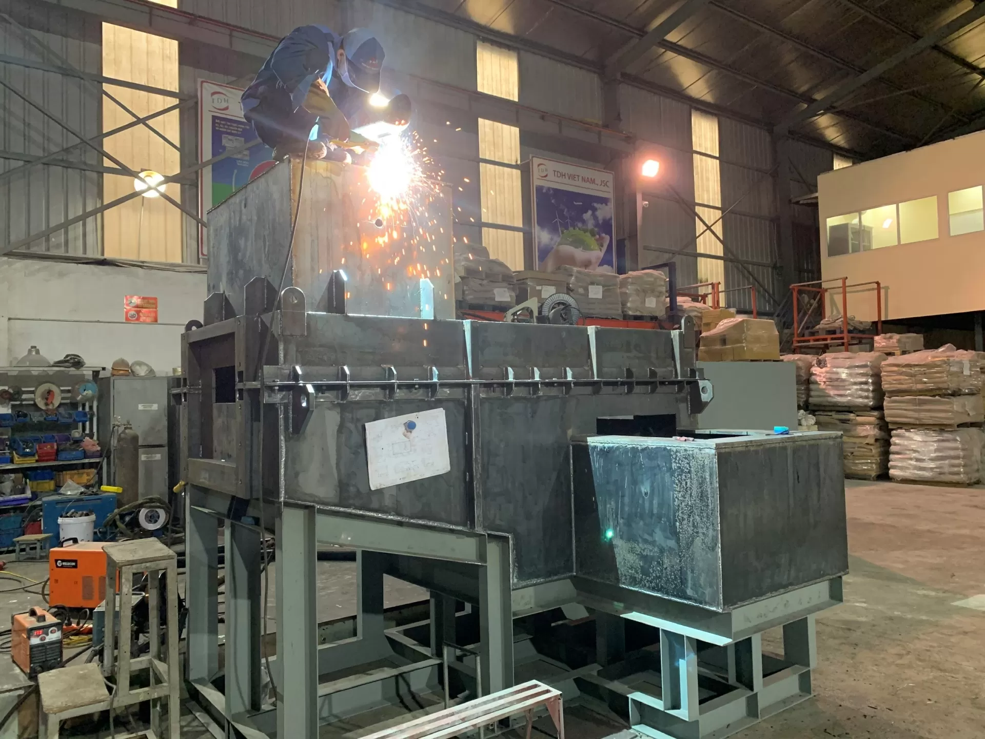 Lò nấu chảy và ủ nhôm liên hoàn Nak 40-100