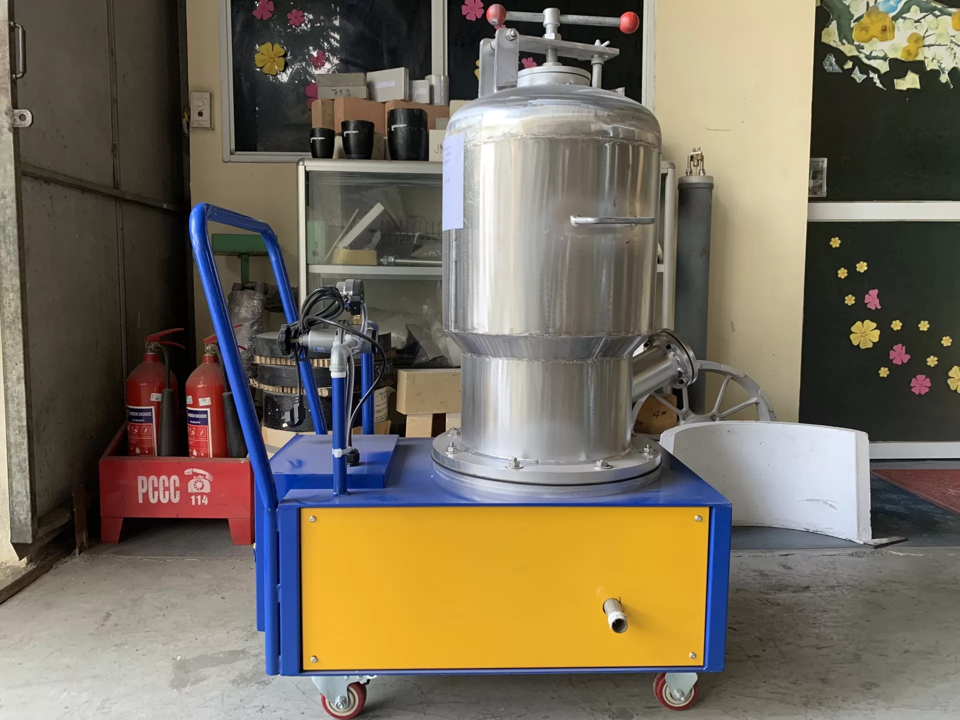 Bình phun chất tinh luyện